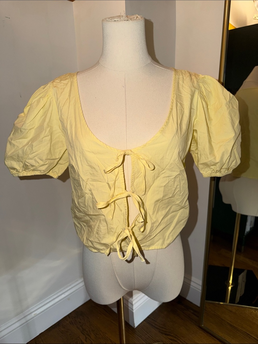 Abound Pale Yellow Tie-Front Puff Sleeve Blouse